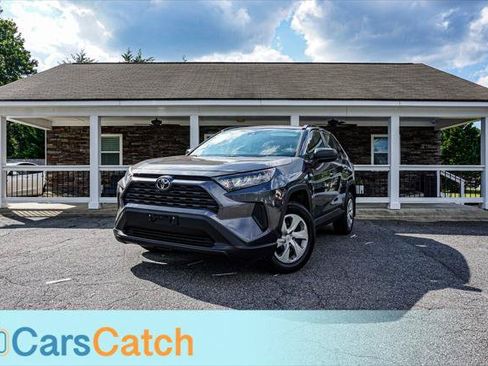 Used 2020 Toyota RAV4 LE FWD image 1