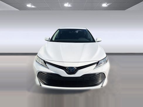 Used 2019 Toyota Camry LE FWD image 5