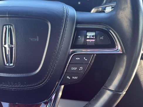 Used 2017 Lincoln Continental Select w/ Climate Package AWD/4WD image 16