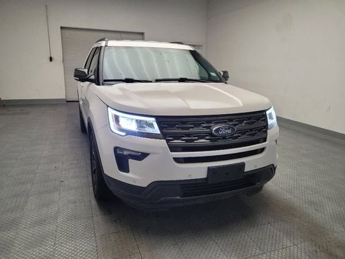 Used 2018 Ford Explorer XLT w/ Equipment Group 202A FWD image 14