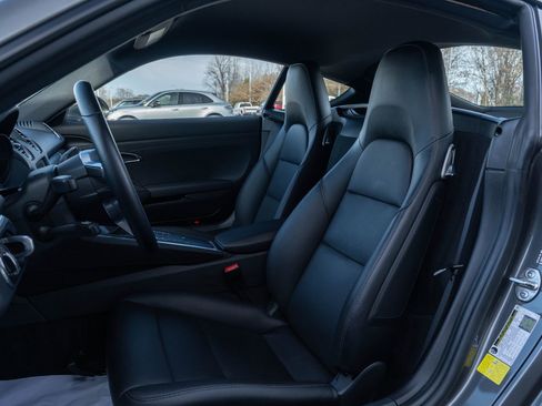 Certified 2024 Porsche 718 Cayman Base w/ Premium Package image 5