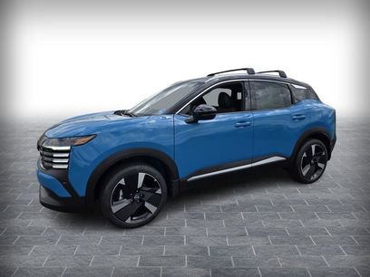 New 2026 Nissan Kicks SR w/ Cold Weather Package