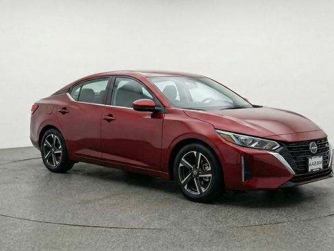 Used 2025 Nissan Sentra SV FWD image 2