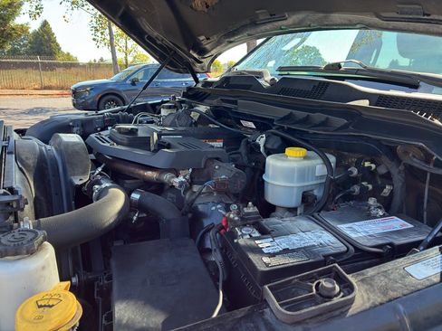 Used 2014 RAM 2500 Tradesman w/ Chrome Appearance Group AWD/4WD image 19
