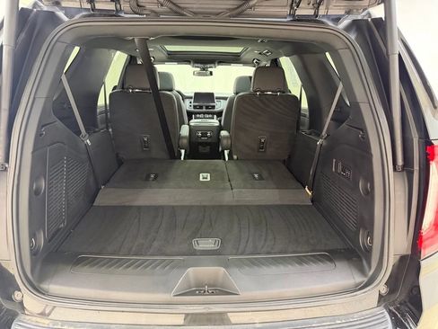 Used 2022 GMC Yukon SLT w/ SLT Premium Package AWD/4WD image 6