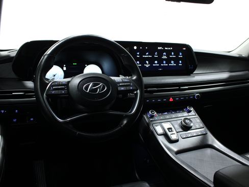 Used 2023 Hyundai Palisade Limited FWD image 2