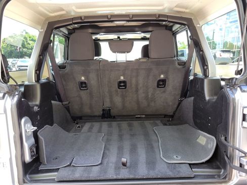 Used 2021 Jeep Wrangler Unlimited Sport AWD/4WD image 32