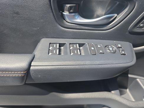 Used 2025 Honda Pilot TrailSport image 28