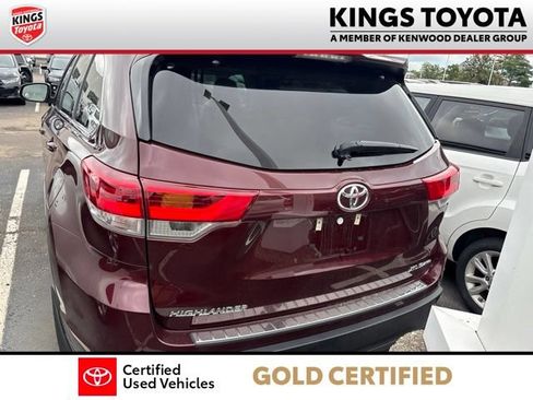 Used 2019 Toyota Highlander XLE AWD/4WD image 6