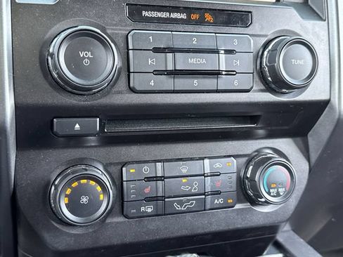 Used 2018 Ford F150 XLT w/ Equipment Group 302A Luxury AWD/4WD image 19