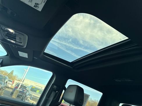 Used 2024 Chevrolet Silverado 1500 High Country image 25