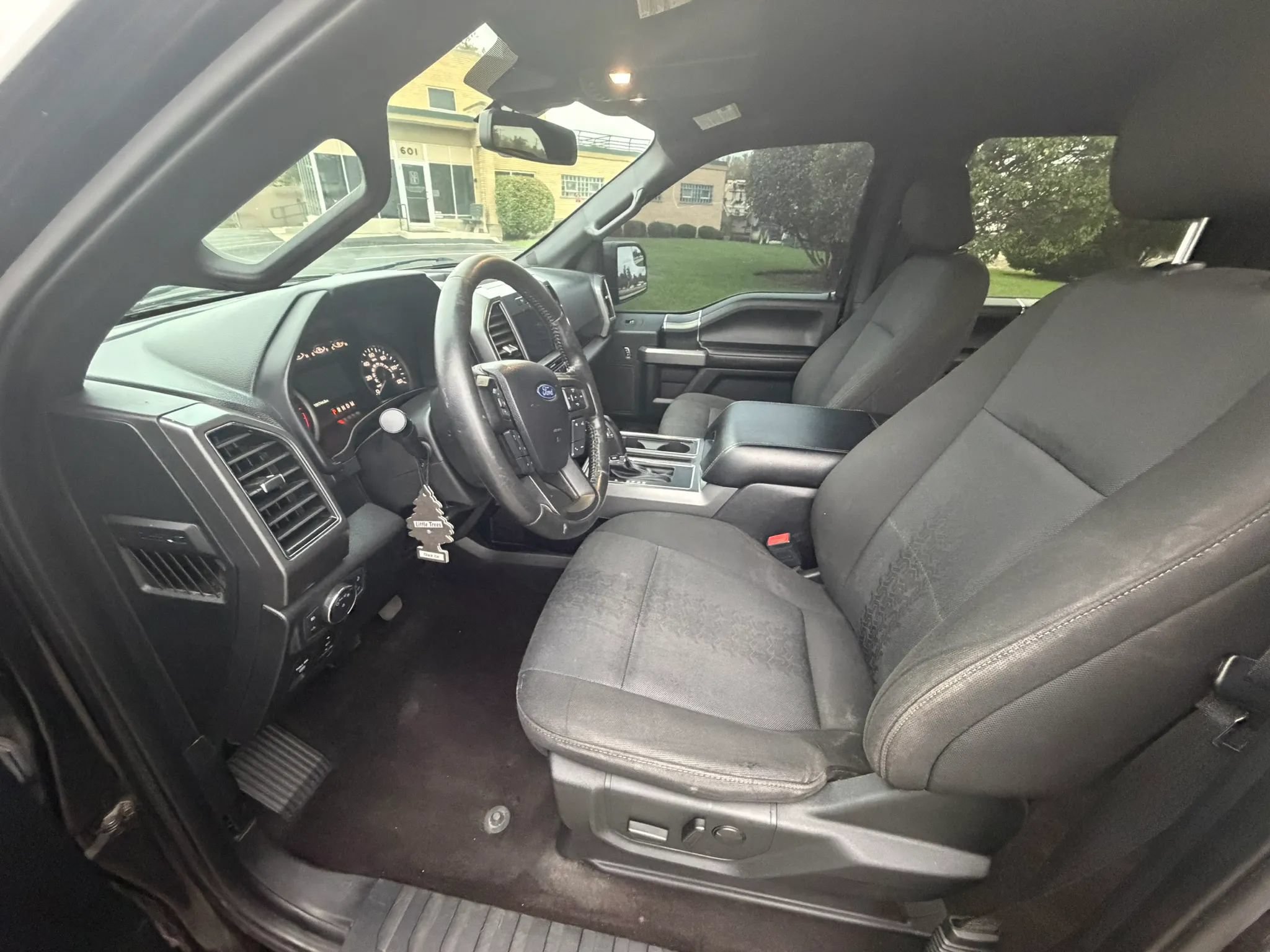 Used 2019 Ford F150 XLT w/ Equipment Group 302A Luxury AWD/4WD image 11