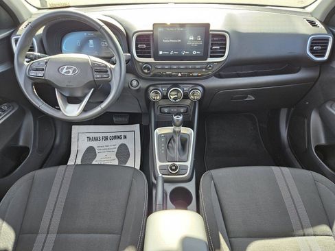 Used 2025 Hyundai Venue SEL image 13