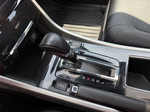 Used 2016 Honda Accord EX-L image 34