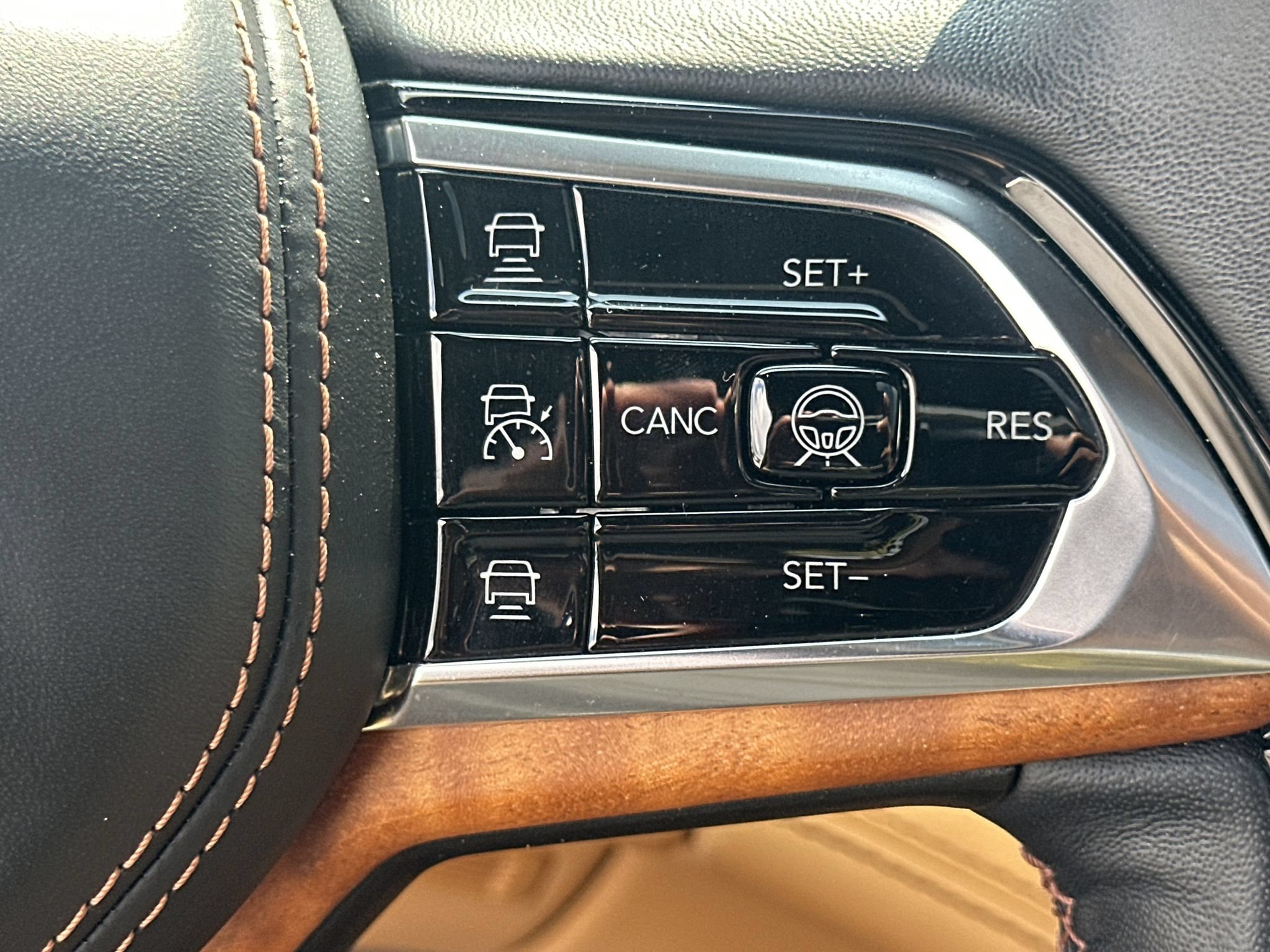 Used 2023 Jeep Grand Cherokee L Summit AWD/4WD image 26