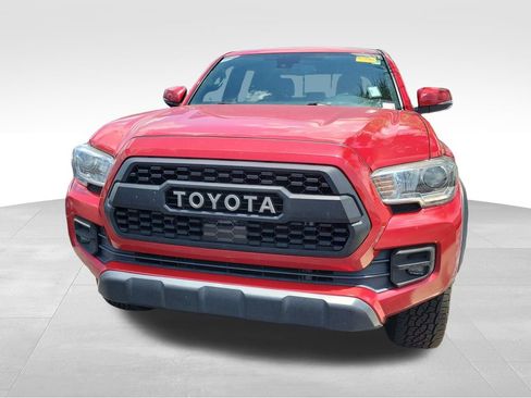 Used 2020 Toyota Tacoma TRD Off-Road AWD/4WD image 16