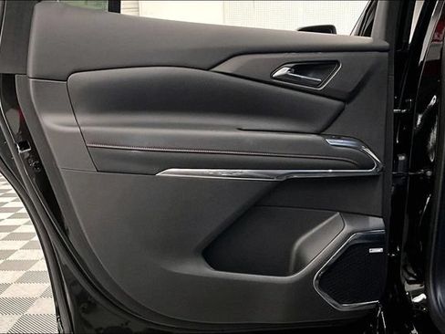 Used 2025 Chevrolet Traverse RS w/ LPO, Floor Liner Package AWD/4WD image 23