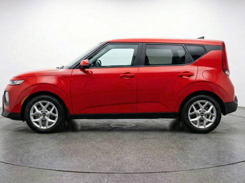 Used 2025 Kia Soul LX w/ LX Technology Package image 5