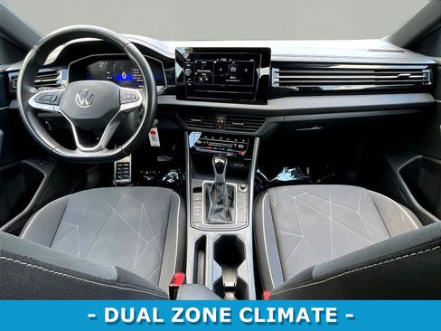 Used 2025 Volkswagen Jetta Sport FWD image 7