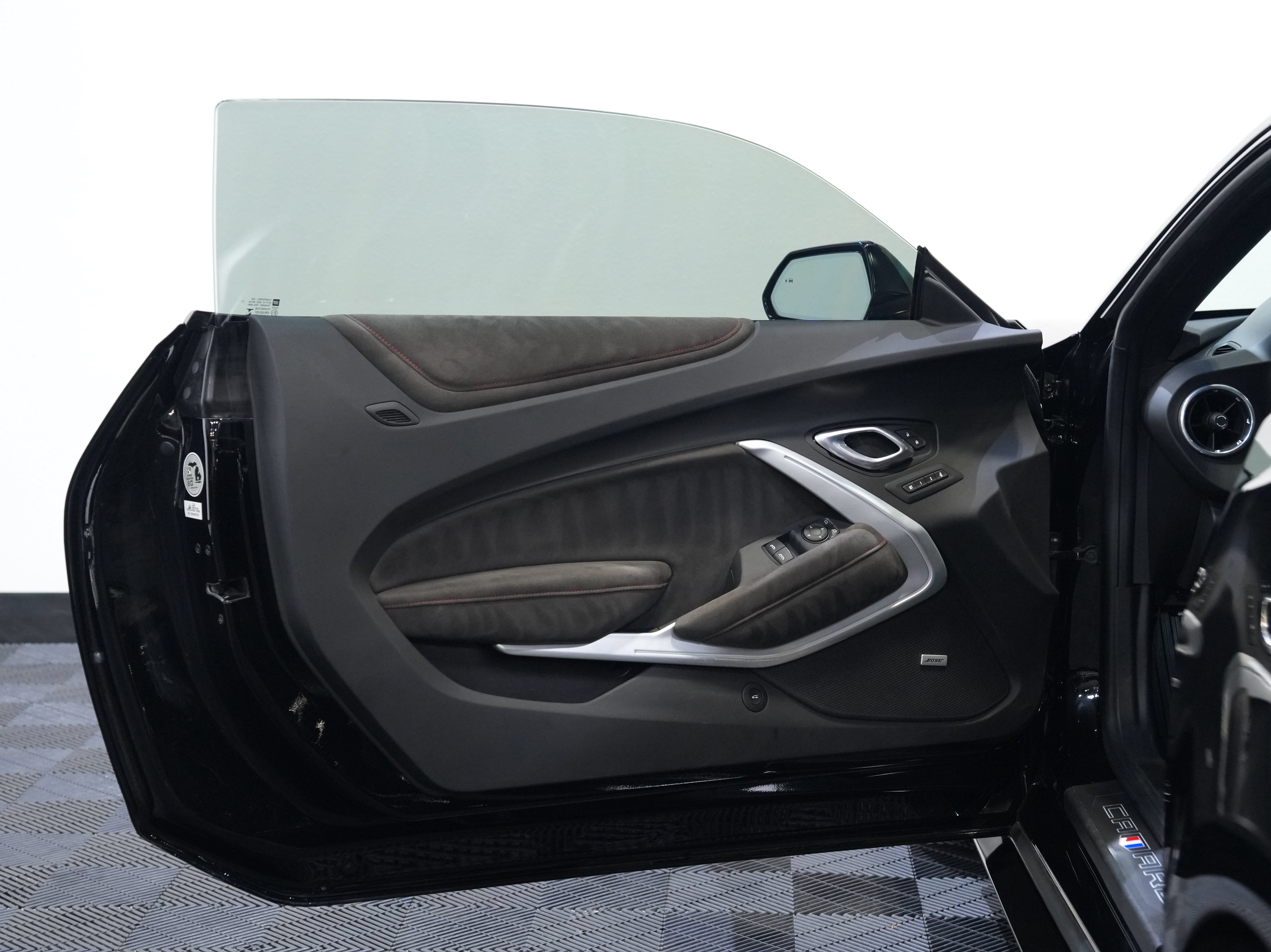 Used 2018 Chevrolet Camaro ZL1 RWD image 23