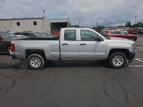Used 2017 Chevrolet Silverado 1500 W/T AWD/4WD image 2