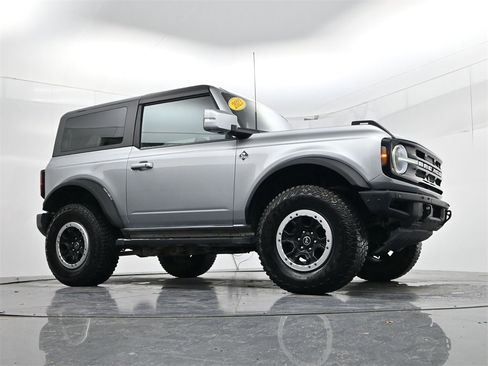 Used 2023 Ford Bronco Outer Banks w/ Sasquatch Package image 32