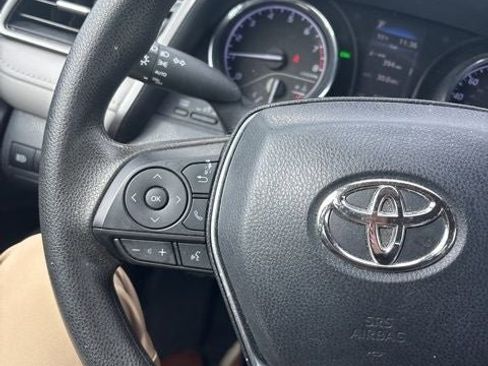 Used 2019 Toyota Camry LE image 7