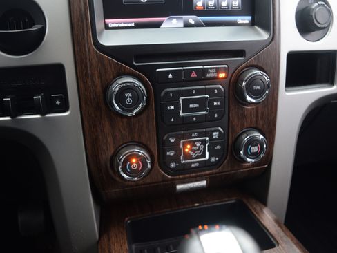 Used 2013 Ford F150 Lariat w/ Lariat Chrome Pkg image 11