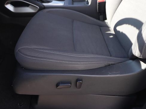 Used 2022 Nissan Frontier SV RWD image 17