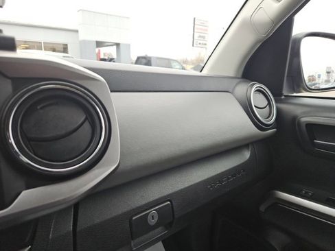 Used 2019 Toyota Tacoma SR5 image 36