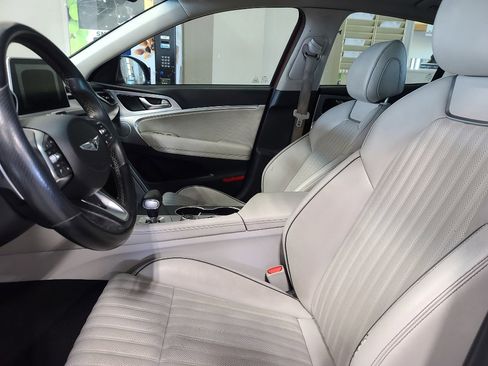 Used 2020 Genesis G70 2.0T w/ Elite Package image 9