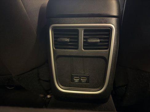 Used 2022 Dodge Charger SXT RWD image 19