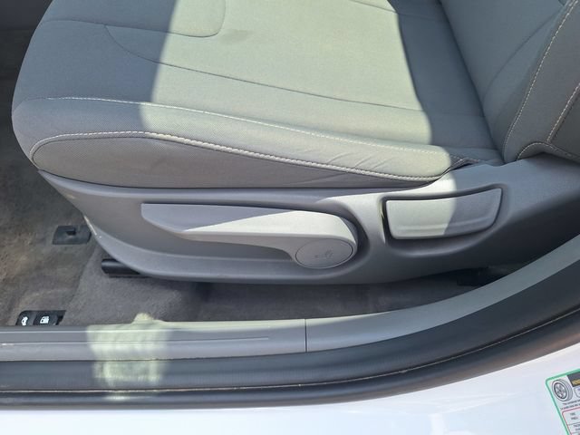 Used 2025 Hyundai Elantra SEL FWD image 46