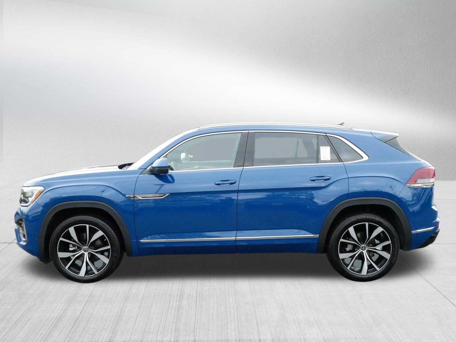 Certified 2026 Volkswagen Atlas Cross Sport SEL Premium R-Line AWD/4WD image 4