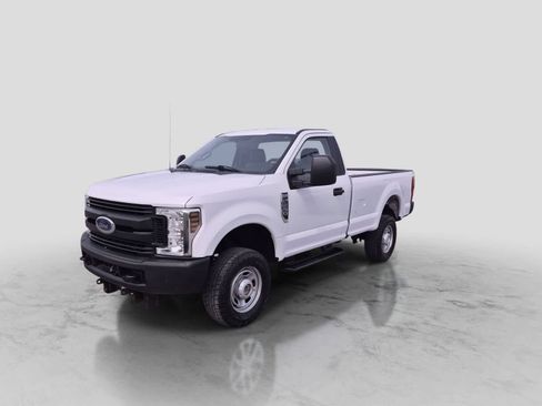 Used 2019 Ford F250 XL w/ Snow Plow Prep Package AWD/4WD image 4