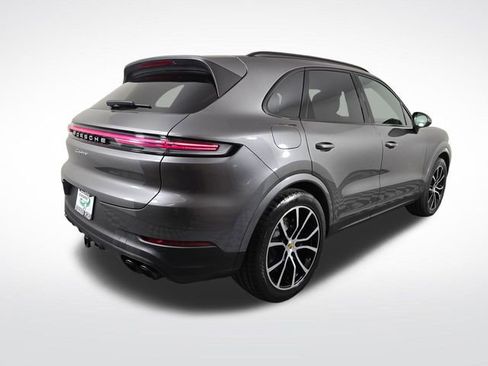 Used 2024 Porsche Cayenne image 7