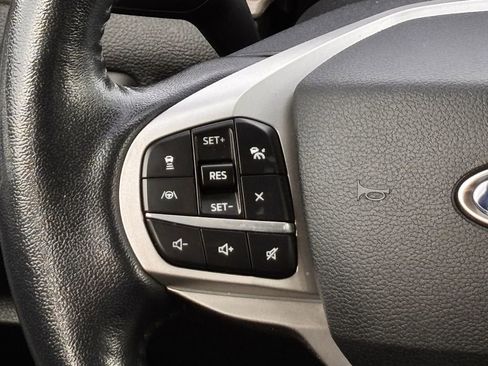 Used 2021 Ford Explorer Limited w/ Equipment Group 301A AWD/4WD image 10