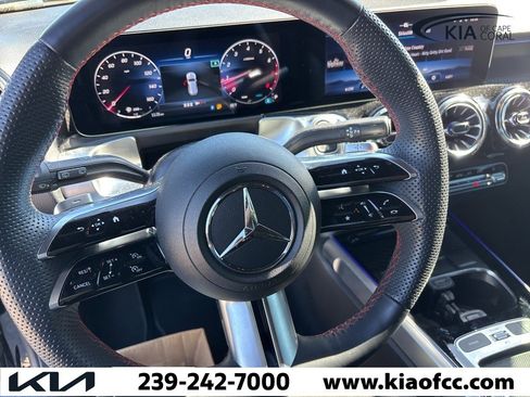 Used 2024 Mercedes-Benz GLB 250 image 18