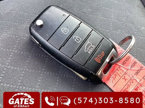 Used 2016 Kia Sorento LX w/ LX Convenience Package image 26