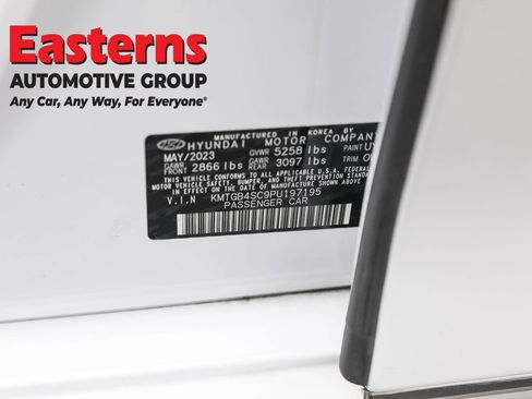 Used 2023 Genesis G80 2.5T image 37