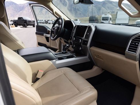 Used 2016 Ford F150 Lariat w/ Equipment Group 502A Luxury image 19