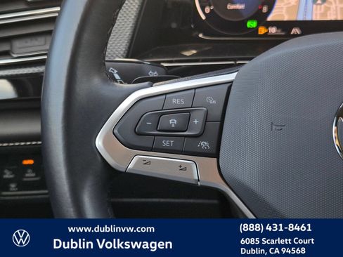 Certified 2024 Volkswagen Atlas Cross Sport SEL R-Line AWD/4WD image 21