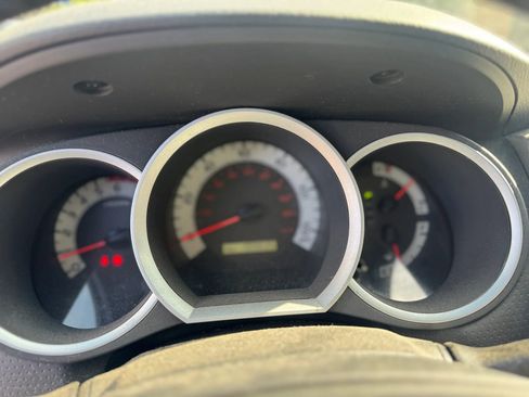 Used 2012 Toyota Tacoma PreRunner w/ SR5 Pkg image 5