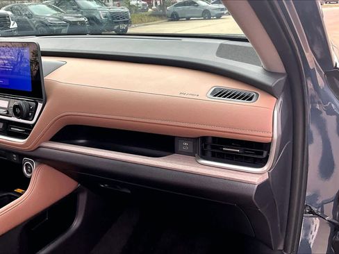 Used 2025 Toyota Grand Highlander Platinum image 18