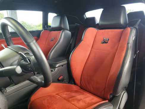 Used 2016 Dodge Challenger R/T Scat Pack w/ Leather Interior Group RWD image 18