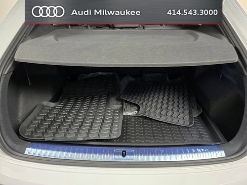 Used 2023 Audi Q3 2.0T Premium w/ Convenience Package AWD/4WD image 11