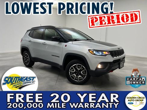 Used 2025 Jeep Compass Trailhawk AWD/4WD image 1