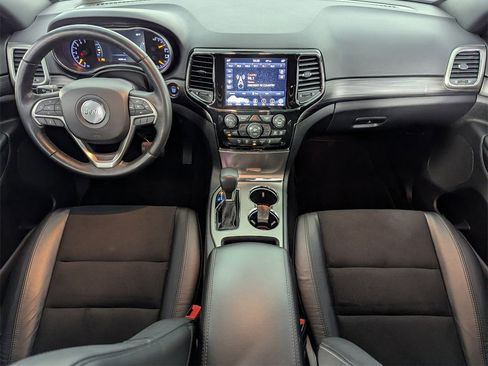 Used 2021 Jeep Grand Cherokee Laredo X image 15