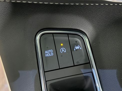 Used 2024 Cadillac Escalade ESV Premium Luxury AWD/4WD image 25