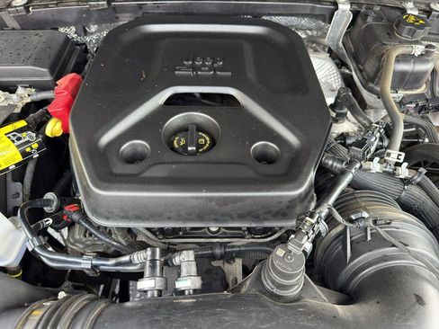 Used 2025 Jeep Wrangler Unlimited Rubicon AWD/4WD image 33